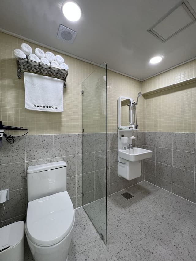 Deluxe Family Room 103
