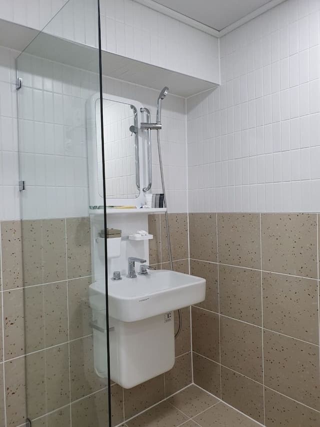 Deluxe Triple Room 106