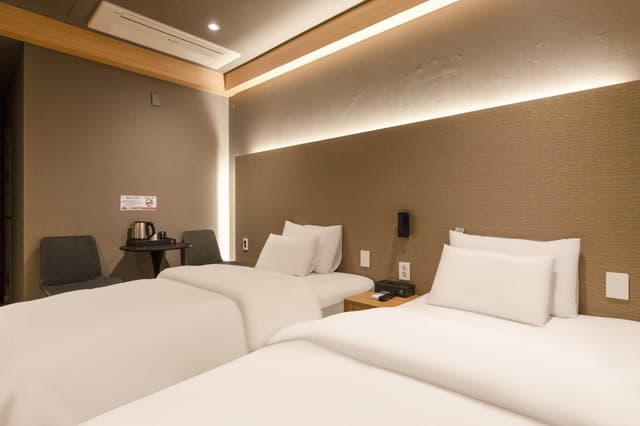 Standard Twin Room - No Parking Included