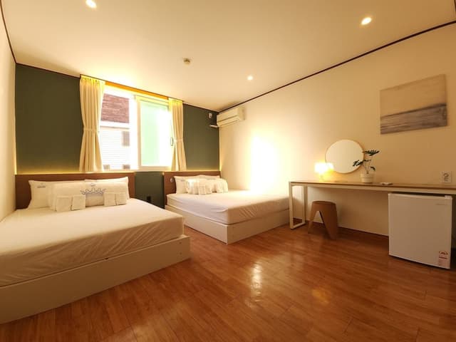 Quadruple Room (With private external bathroom)
