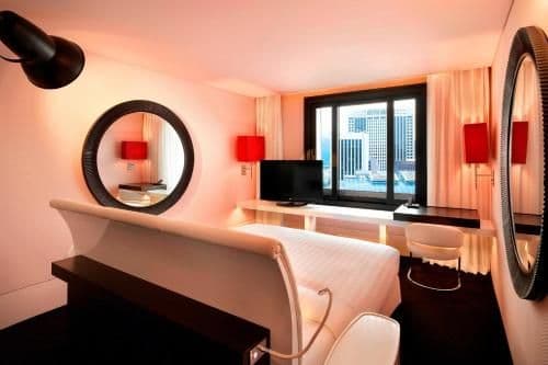 Club lounge access, Deluxe Guest room, 1 King, City view