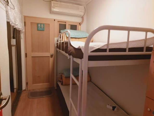 Shared Dormitory, Women only with Ensuite Bathroom (4 people, Foreigners Only)