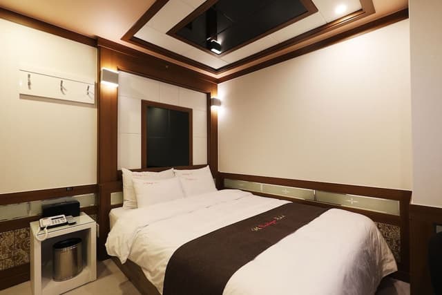 Standard Room (Check-in: Fri&Sun 8 PM, Sat 10 PM)