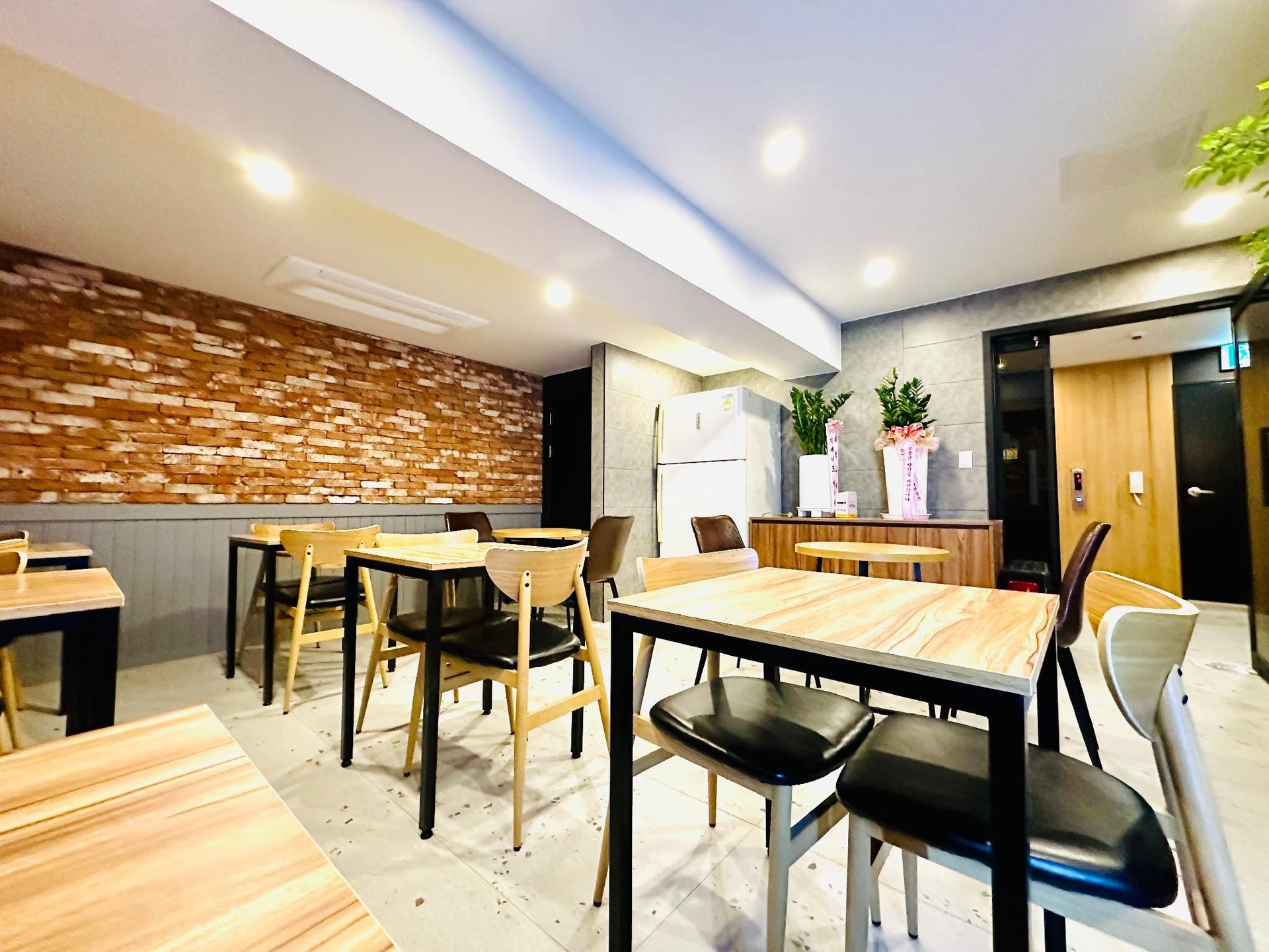 สตาร์ โฮเทล (Star Hotel)1
