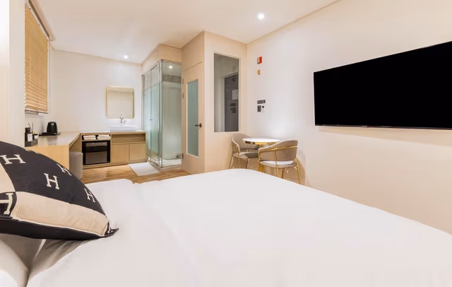 Semi Suite