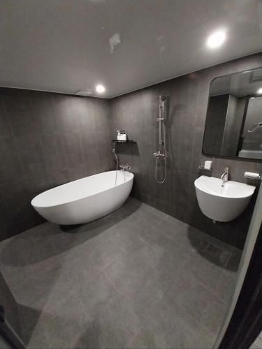 ทงแดมุน ฮิสทอรี แอนด์ คัลเจอร์ พาร์ค สเตชั่น โฮเทล สเตย์-อิน (Dongdaemun History and Culture Park Station Hotel Stay-in)4