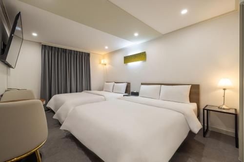 ทงแดมุน ฮิสทอรี แอนด์ คัลเจอร์ พาร์ค สเตชั่น โฮเทล สเตย์-อิน (Dongdaemun History and Culture Park Station Hotel Stay-in)1