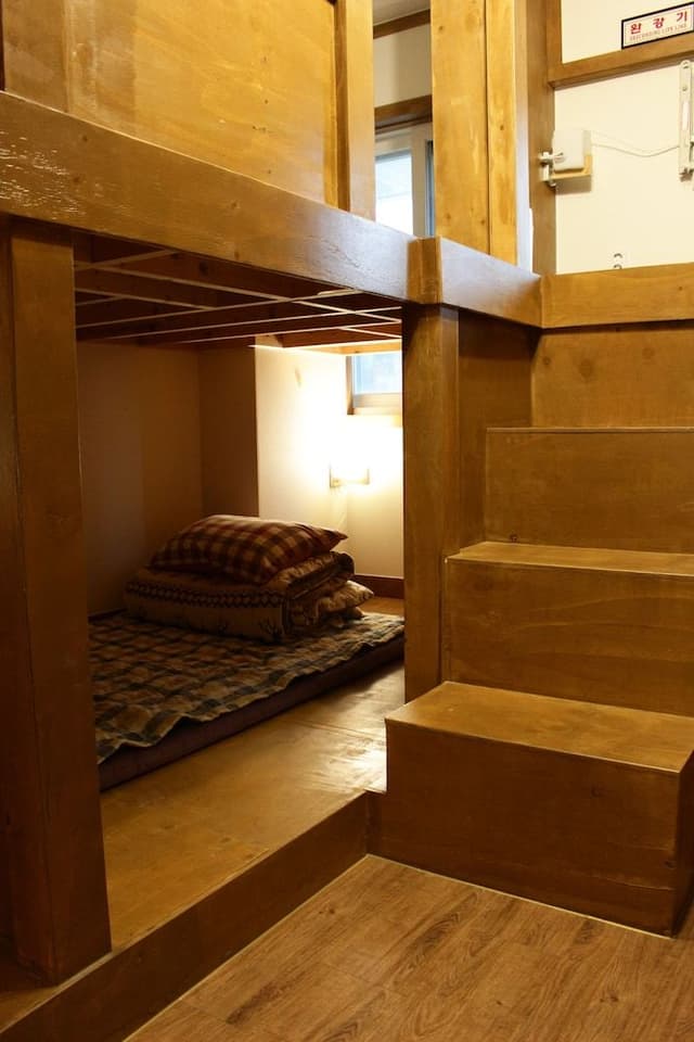 Family Room (Need to notify the hotel of the check-in time at all times)