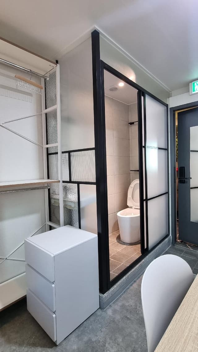 Single Large Room