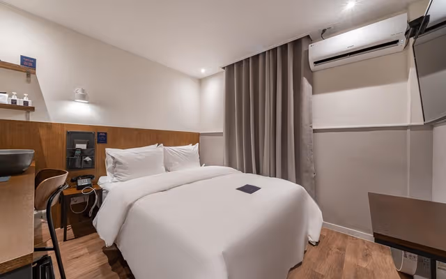 Premium Room with Bathtub