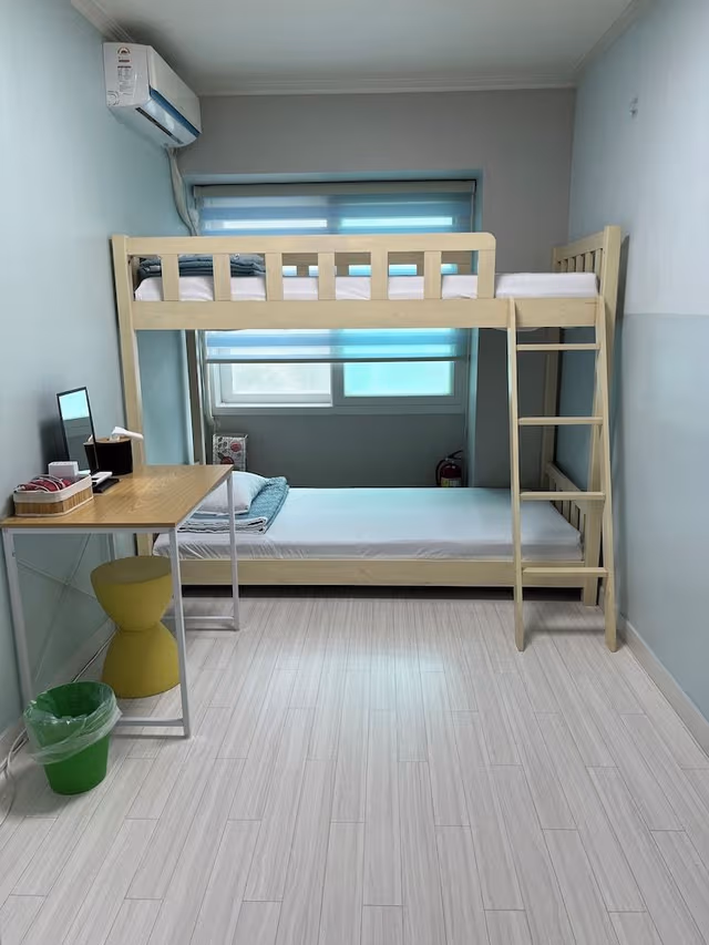 Twin Room (Foreigners only)