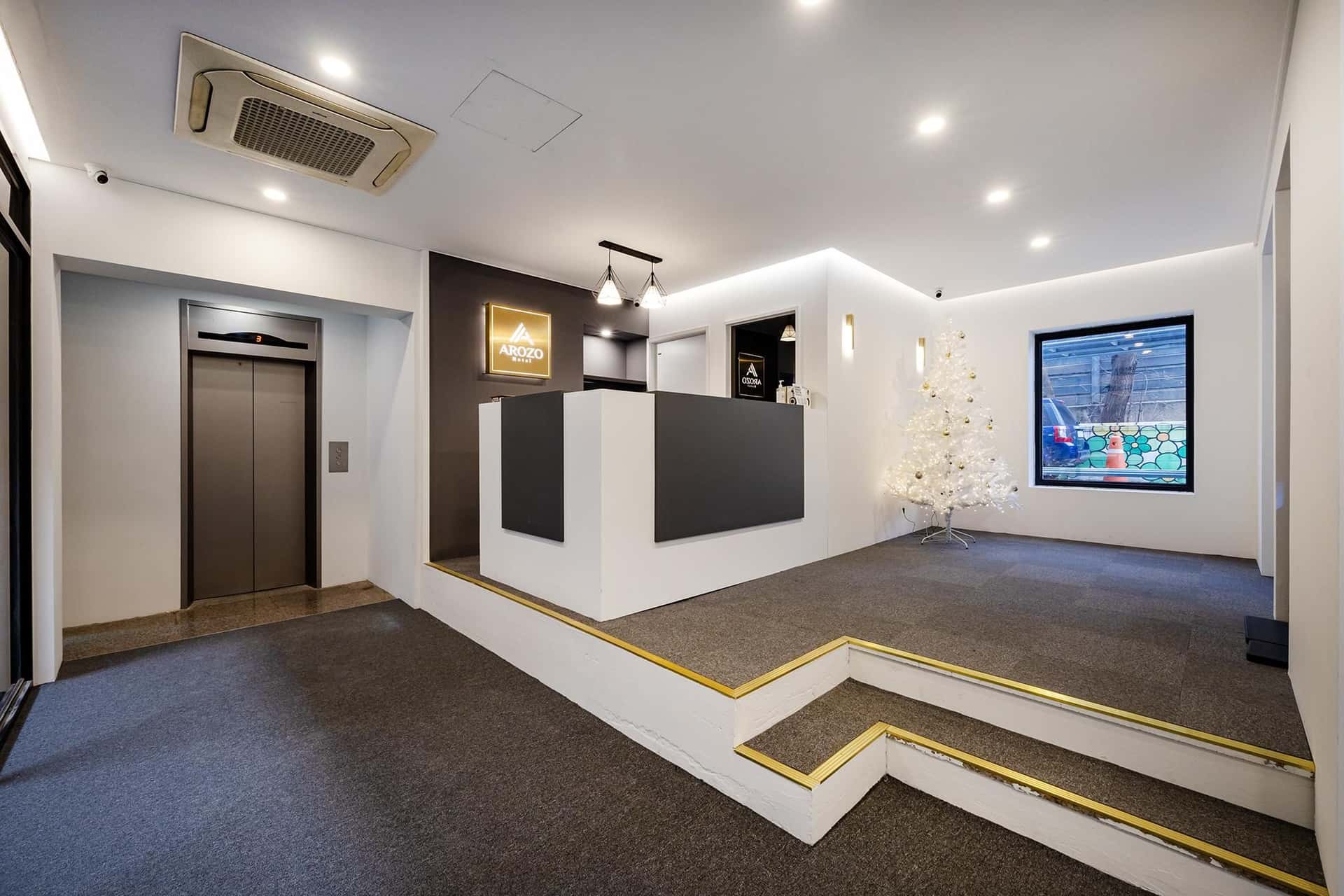 โรงแรมอาโรโซ