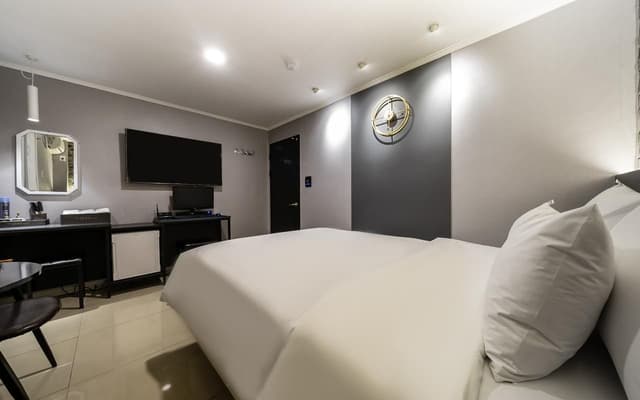 Standard Room - No Parking
