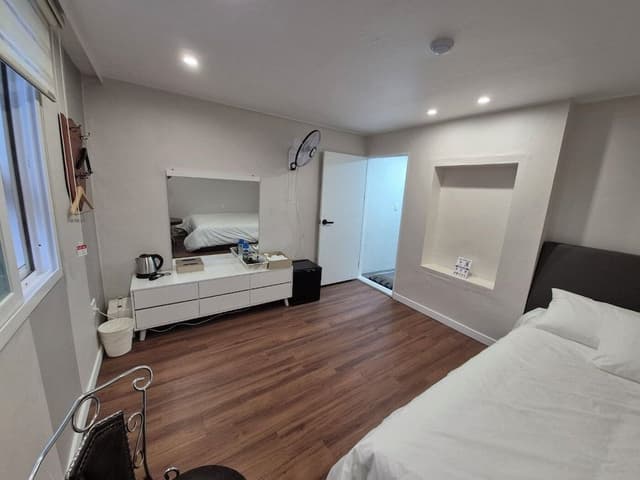 Deluxe Single Room, 1 Queen Bed