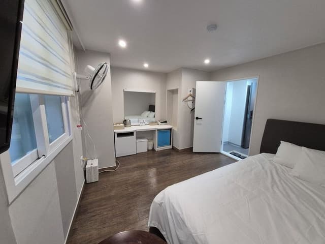 Deluxe Single Room, 1 Queen Bed