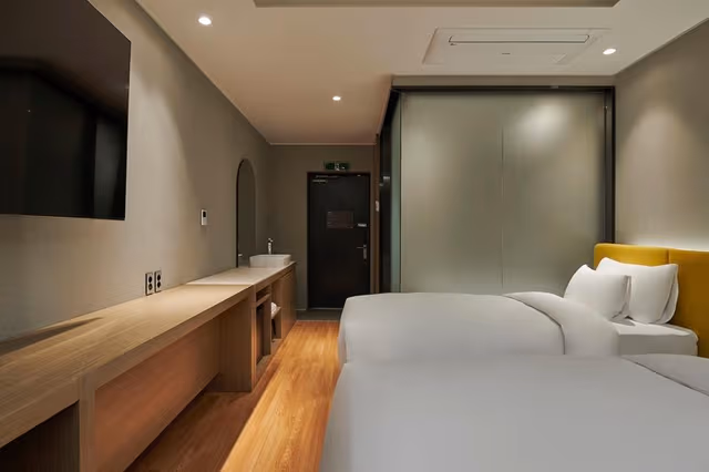 Deluxe - 24-Hour Stay