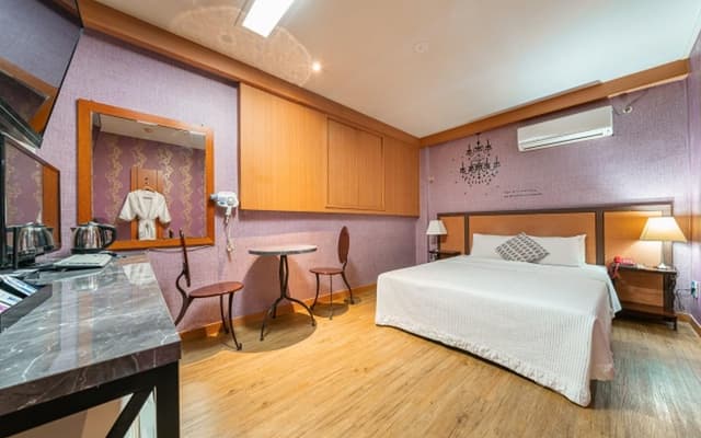 Semi Special Room