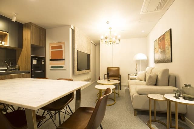 Main Building Suite, No View