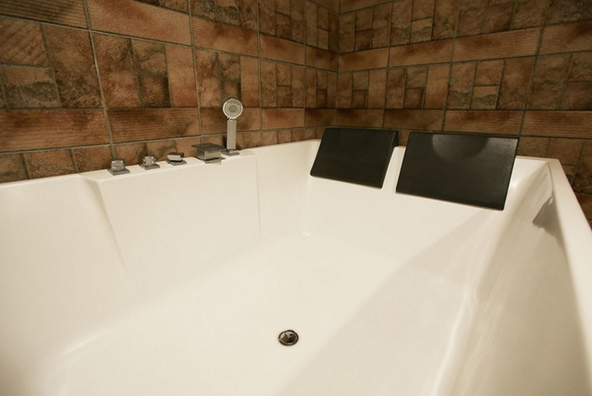 โรงแรมซู่หยูโซลิด (Suyu Solid Hotel)1
