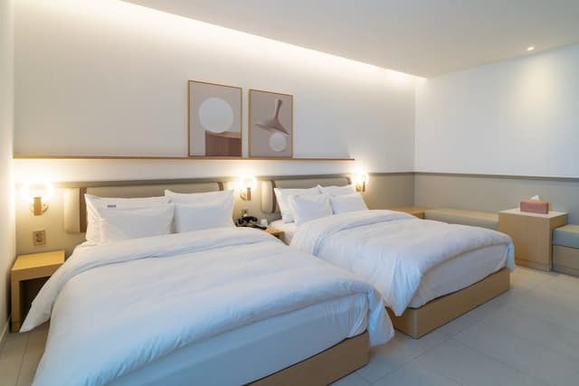 Luxury Suite, City View