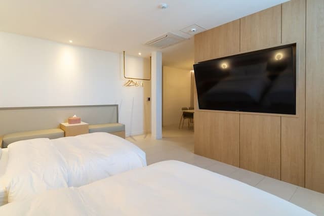 Luxury Suite, City View