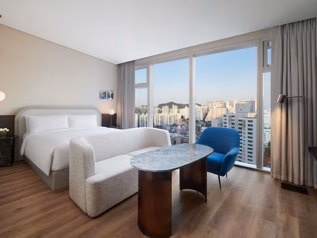 Premier Namsan Room with 1 King bed, Namsan view