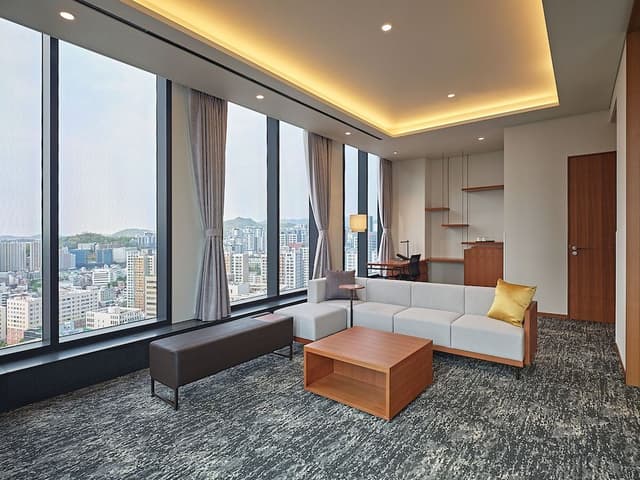 Royal Suit Room