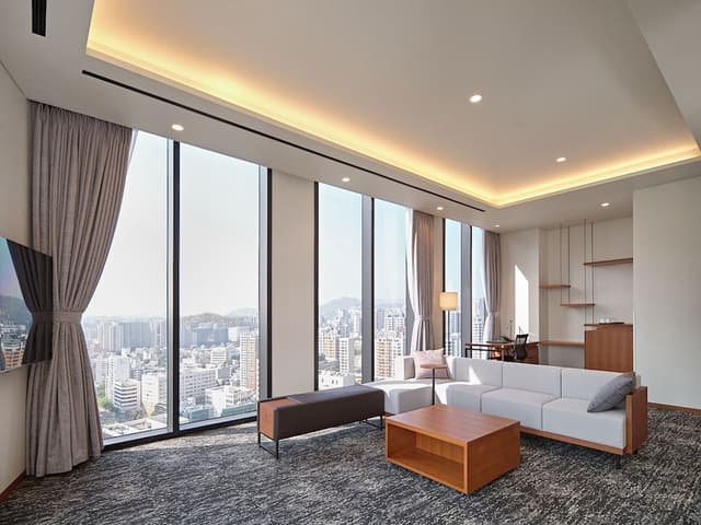 Royal Suit Room