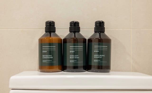 Music/LP+Private spa (available after 9PM)