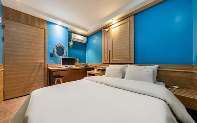 Standard Room - No Parking Included