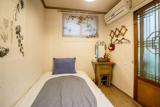 Grand House, 4 Bedrooms, Kitchen, Courtyard Area