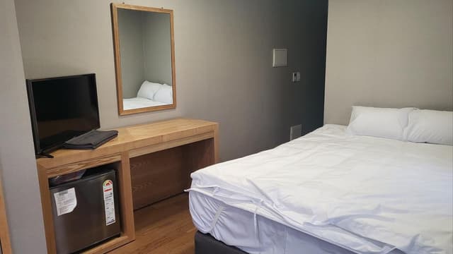 Standard Double Room with Window