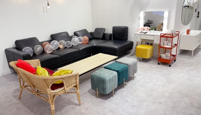 Party Room for 6 People