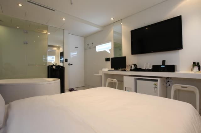 Standard Room - No Parking, Check-In After 5:00 PM