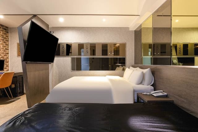 Premier Twin Room