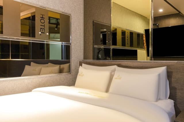Premier Twin Room
