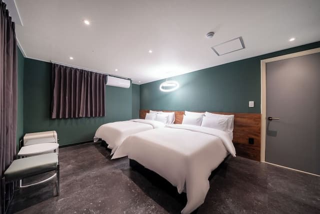 Deluxe Twin Room