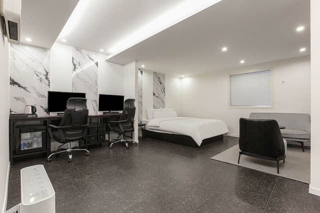 Suite Room (Gaming 2PC)