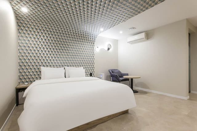 Deluxe Room (Gaming 2PC)