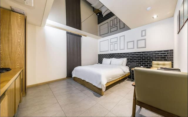 Deluxe Double Room - Check-in from 10:00 PM, No Parking Allowed