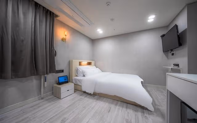 Standard Double Room, City View