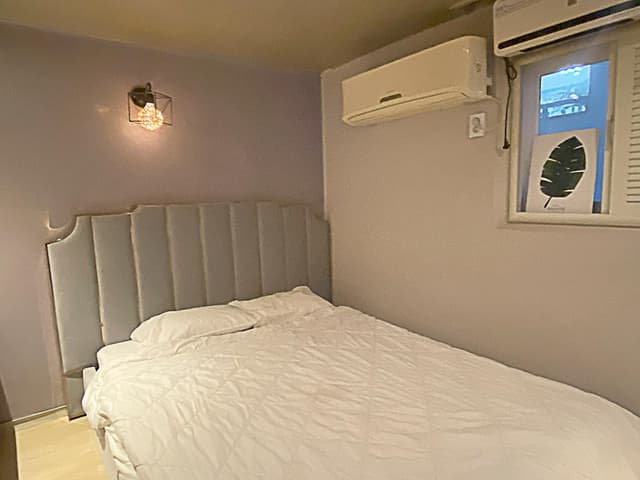 Private Queen Room
