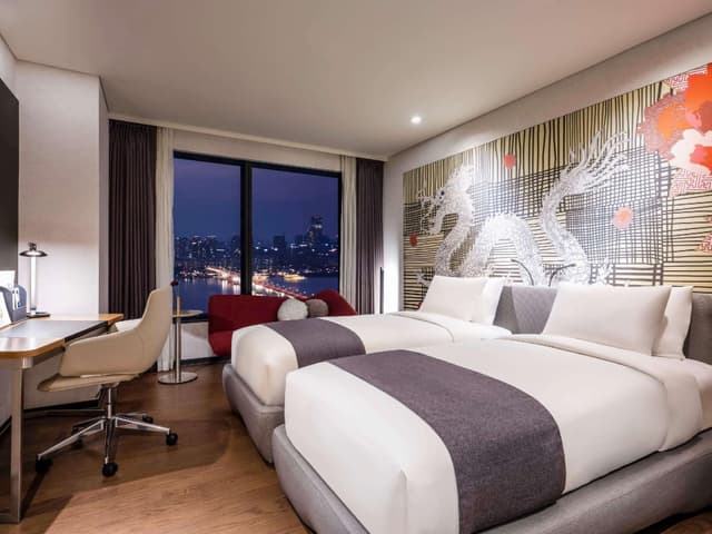 Deluxe 2 Single Beds
