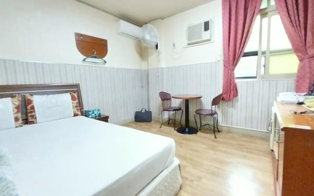 Queen Bedroom