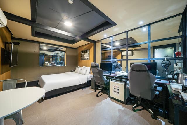 Gaming 2PC Room