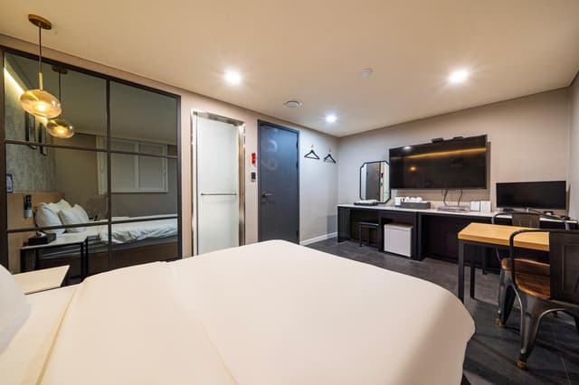 Special Room A (Netflix)