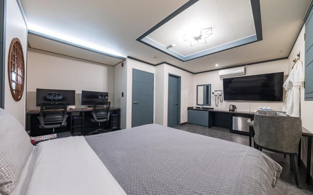 Couple Room - 2 PCs Included