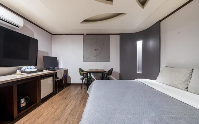 Standard Room B