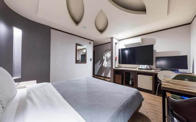 Standard Room B