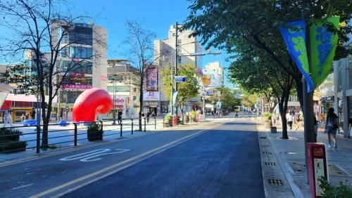 ซินชน เล็ทส์ สเตย์ (Sinchon Lets stay)3